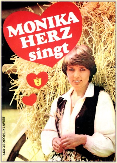 Monika Herz singt
